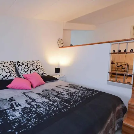 2 Bedroom Gorgeous In Apartmán Pula