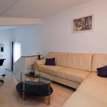 2 Bedroom Gorgeous In פולה