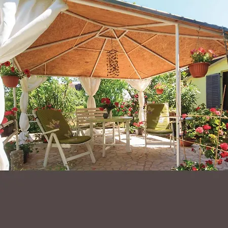 2 Bedroom Gorgeous In