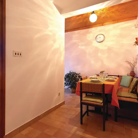 2 Bedroom Amazing In Lägenhet