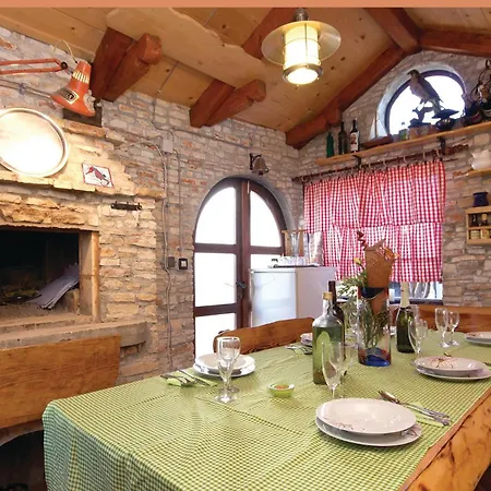 2 Bedroom Gorgeous In * פולה
