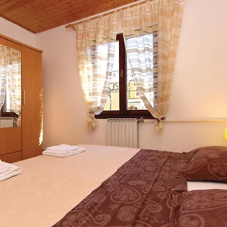 2 Bedroom Gorgeous In דירה