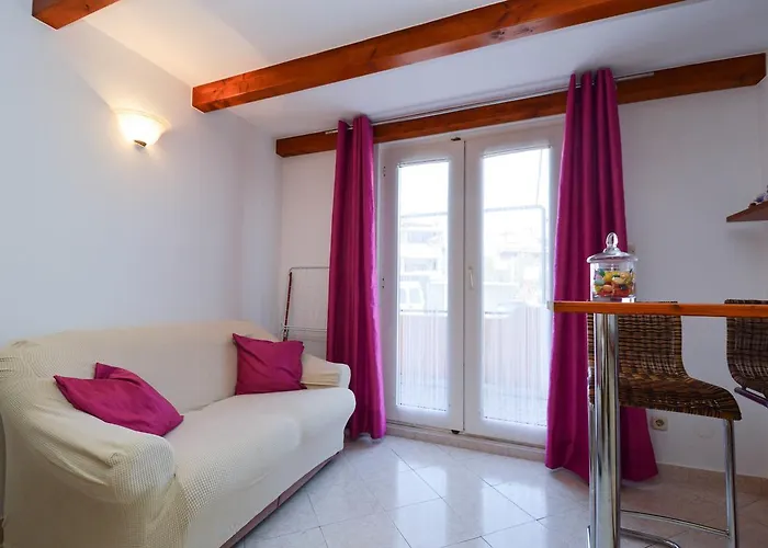 2 Bedroom Amazing In Lejlighed Pula